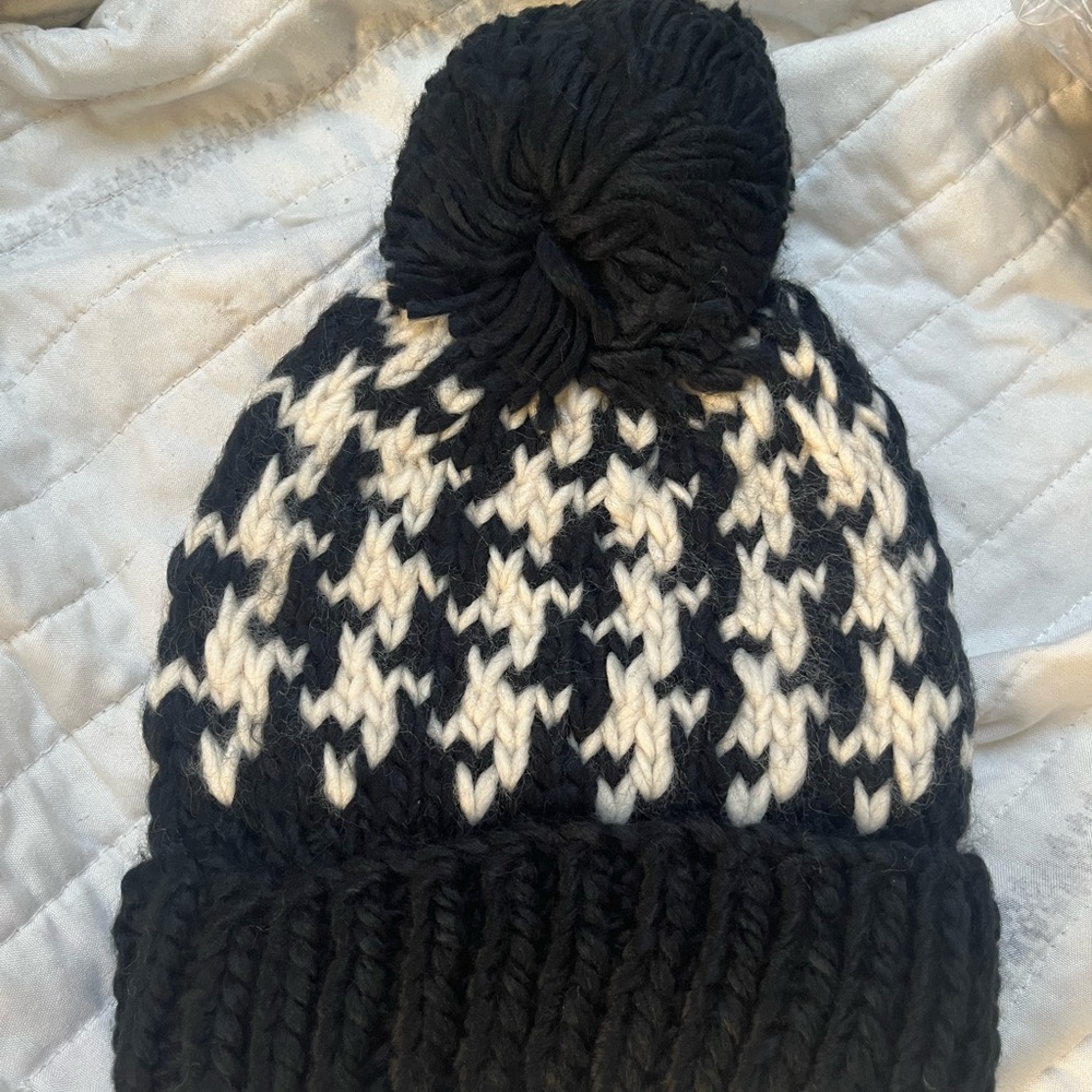 Huggalugs Black & Cream Knit Pom-Pom Beanie (6-24 mos)